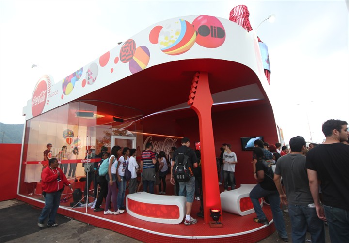 Estande Coca-Cola Música em evento