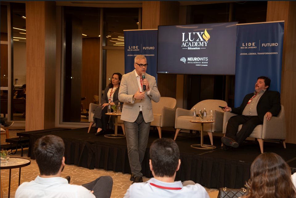 Palestra no LUX Academy